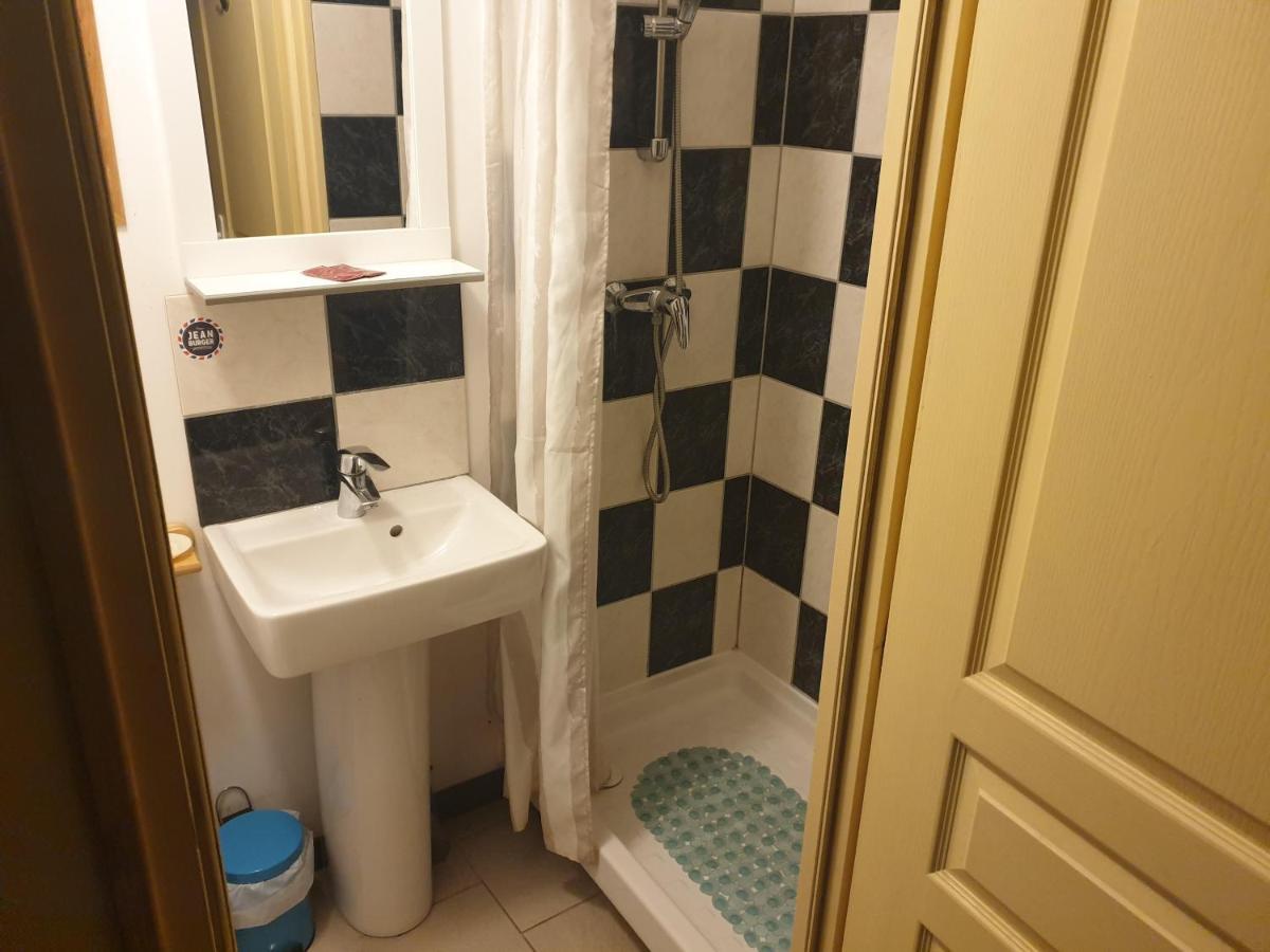 Le Poudrier Hotel Limoges Bagian luar foto